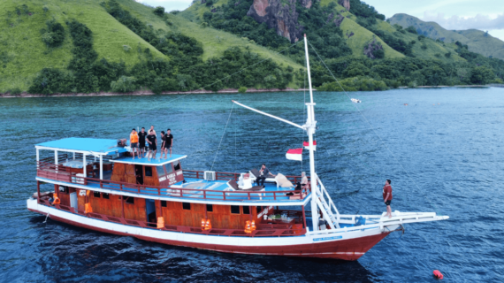 Wisatawan Nyalakan Petasan di Pulau Kalong Rinca, KM. Dirga Kabila 19801 dikenai Sanksi Administratif