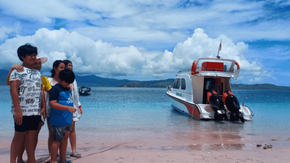 Sailing Packages Kalong Island 1 Day Using Fastboat With Cheap Prices In Komodo, Labuan Bajo, West Manggarai.