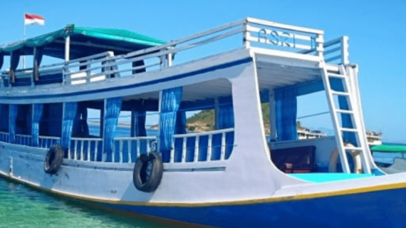 Paket Tur Pulau Komodo One Day Trip Dengan Kapal Open Deck