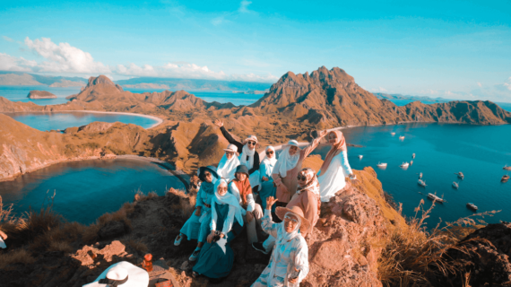 Tours Packages Kalong Island Three Days And Two Nights Using Open Deck Wooden Ship With Affordable Prices In Komodo, Labuan Bajo, West Manggarai.