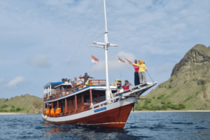 Paket Liburan Pulau Komodo 2 Hari 1 Malam