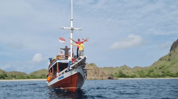 Sailing Packages Labuan Bajo 2 Days 1 Night Using Fastboat With Economical Prices In Komodo, Labuan Bajo, West Manggarai.